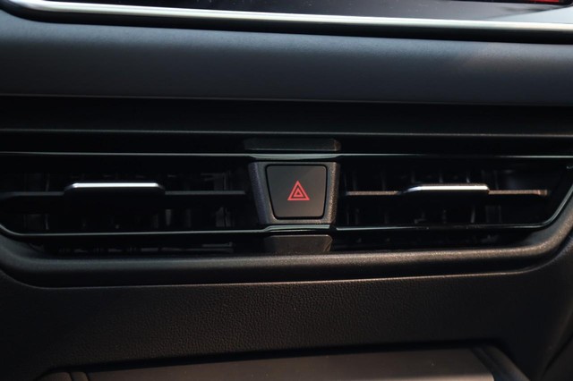 Volkswagen Tiguan Vehicle Image 15