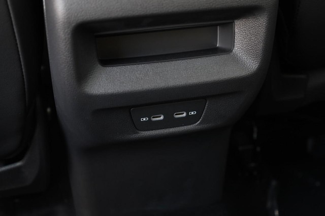 Volkswagen Tiguan Vehicle Image 22