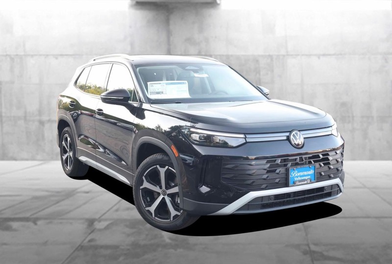 Volkswagen Tiguan Vehicle Image 02
