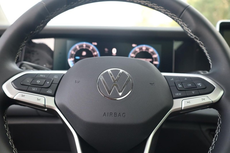 Volkswagen Tiguan Vehicle Image 11