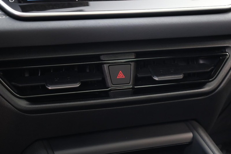 Volkswagen Tiguan Vehicle Image 15