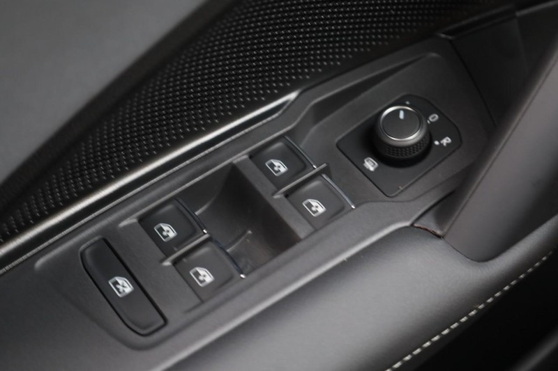 Volkswagen Tiguan Vehicle Image 19