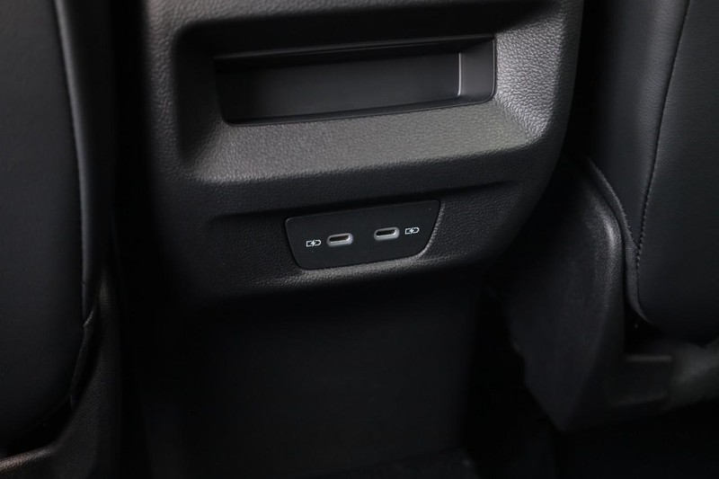 Volkswagen Tiguan Vehicle Image 22