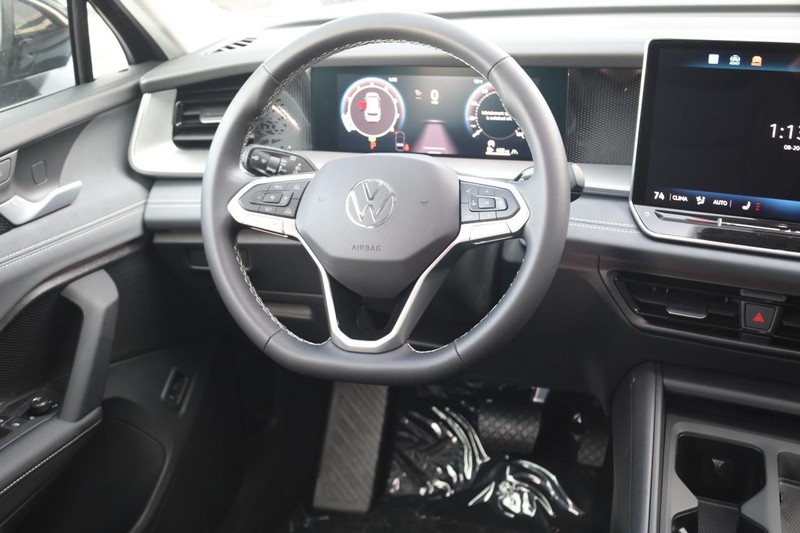 Volkswagen Tiguan Vehicle Image 24