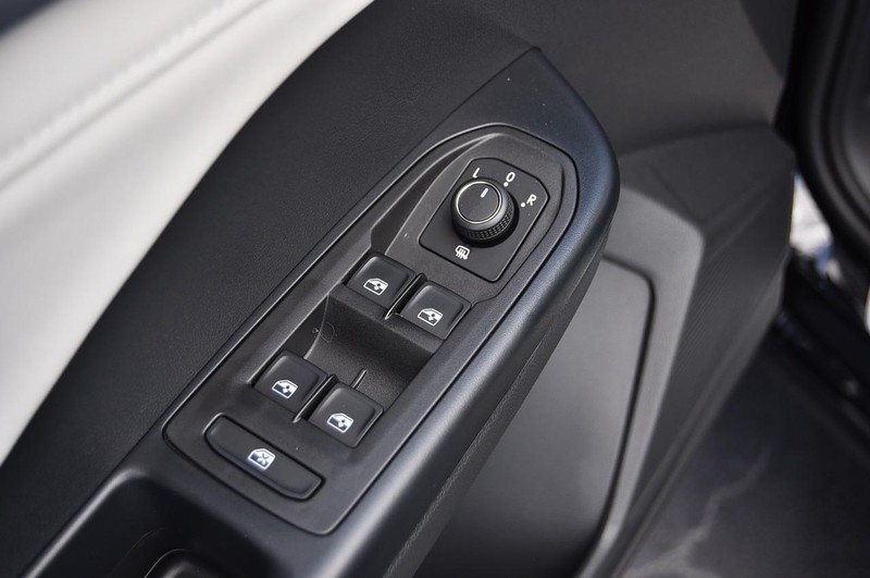 Volkswagen Taos Vehicle Image 08