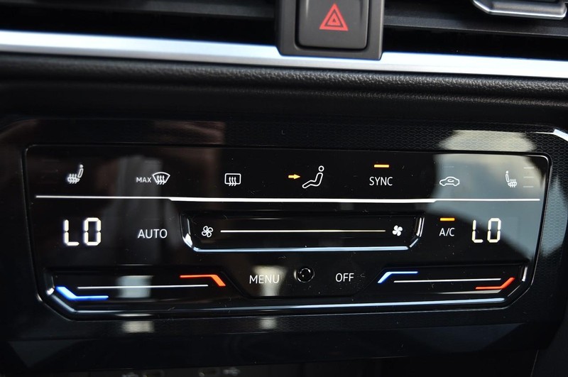 Volkswagen Taos Vehicle Image 14