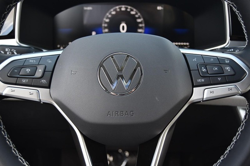 Volkswagen Taos Vehicle Image 18