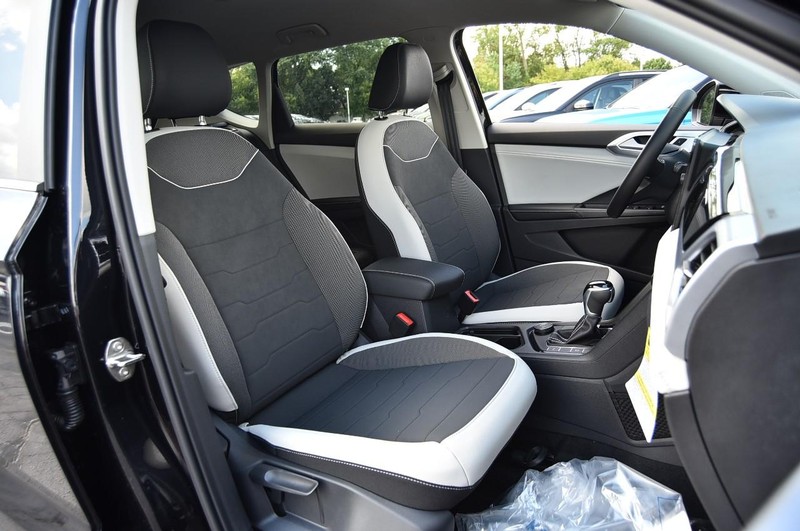 Volkswagen Taos Vehicle Image 20