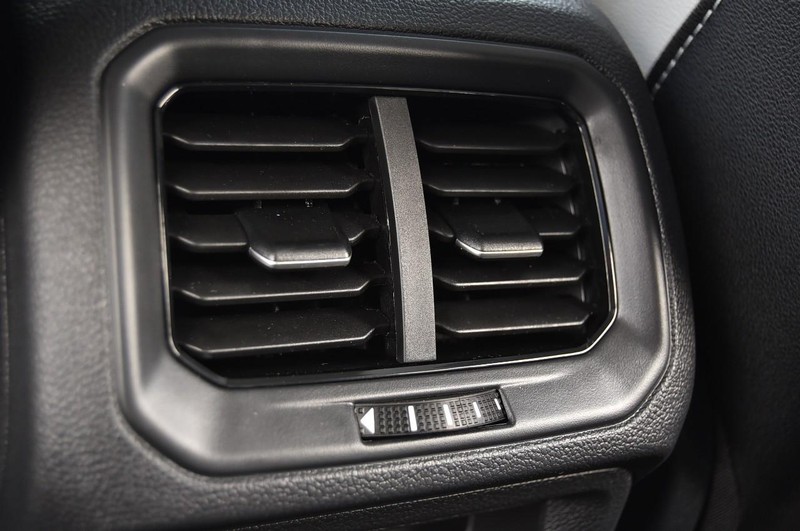 Volkswagen Taos Vehicle Image 22