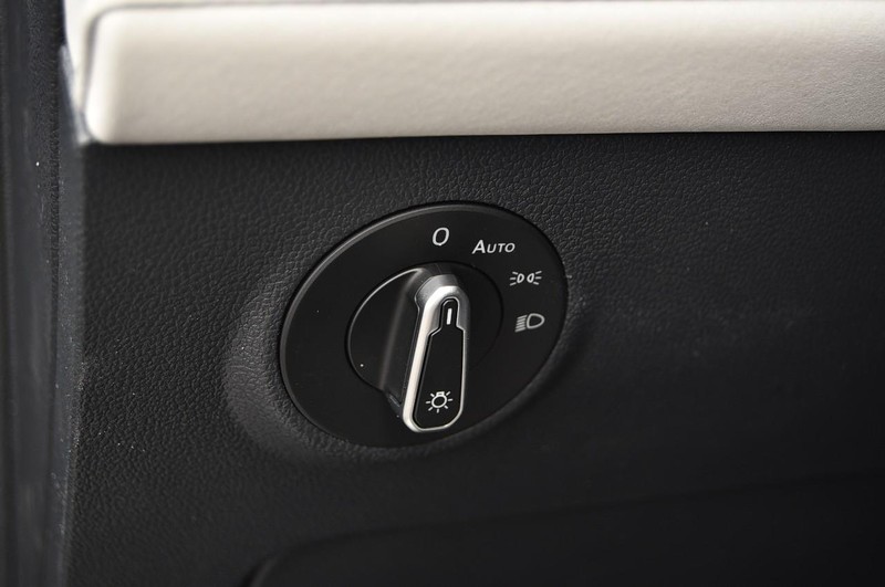 Volkswagen Taos Vehicle Image 10