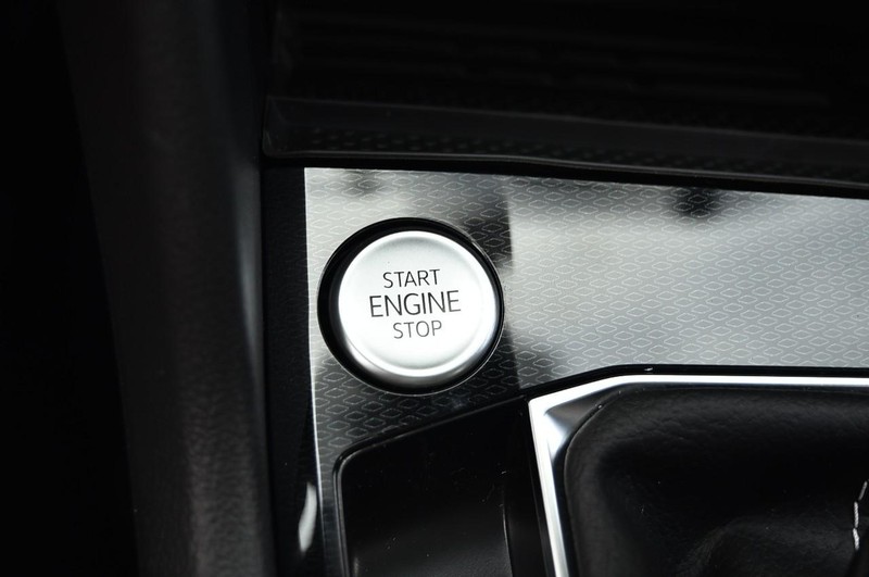 Volkswagen Taos Vehicle Image 16