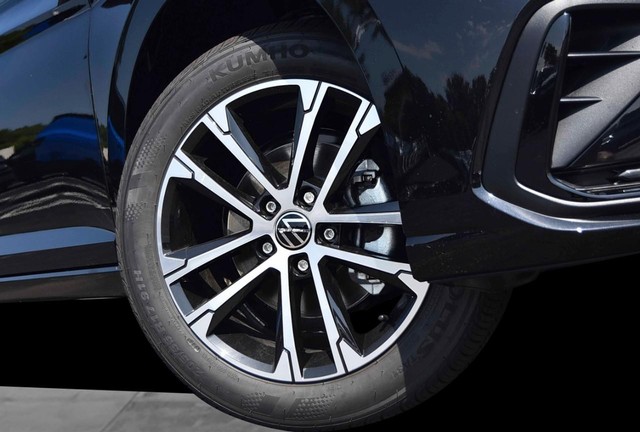 Volkswagen Jetta Vehicle Image 03