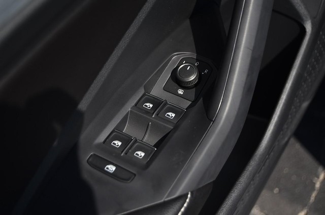 Volkswagen Jetta Vehicle Image 08