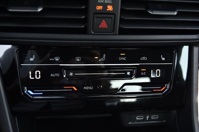 Volkswagen Jetta Vehicle Image 15