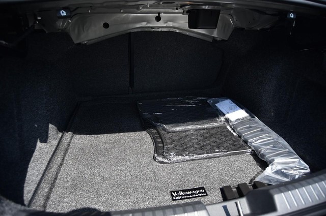 Volkswagen Jetta Vehicle Image 22