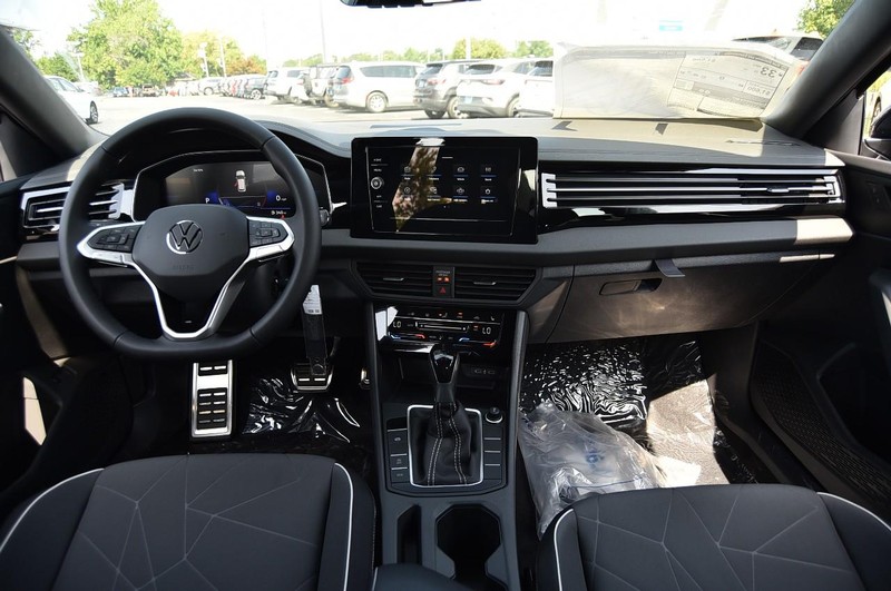 Volkswagen Jetta Vehicle Image 07