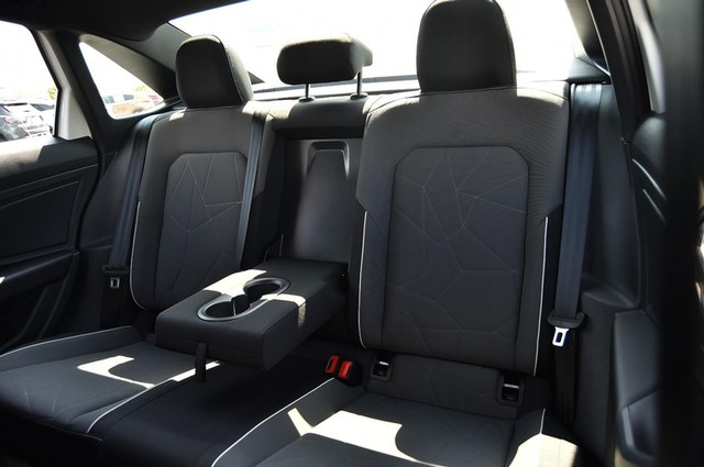 Volkswagen Jetta Vehicle Image 21