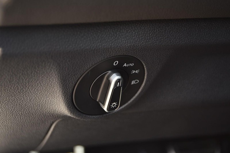 Volkswagen Jetta Vehicle Image 11