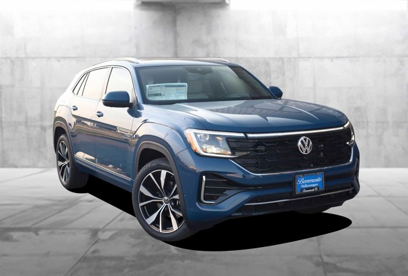 Volkswagen Atlas Cross Sport Vehicle Image 02