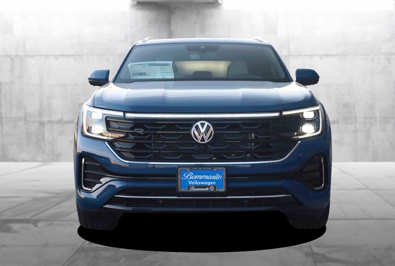 Volkswagen Atlas Cross Sport Vehicle Image 04