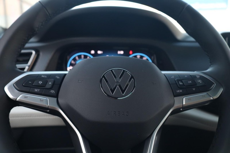 Volkswagen Atlas Cross Sport Vehicle Image 13
