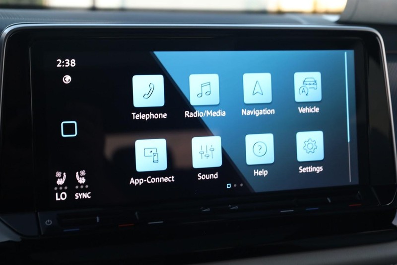 Volkswagen Atlas Cross Sport Vehicle Image 15