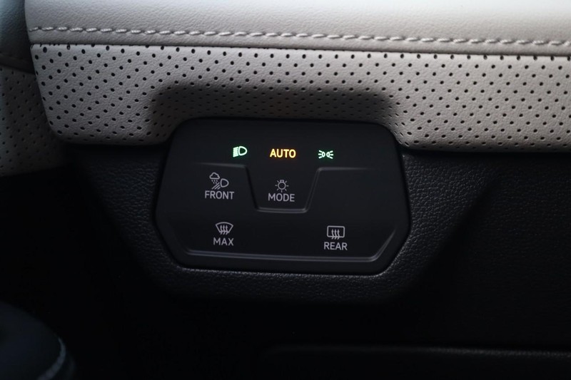 Volkswagen Atlas Cross Sport Vehicle Image 23