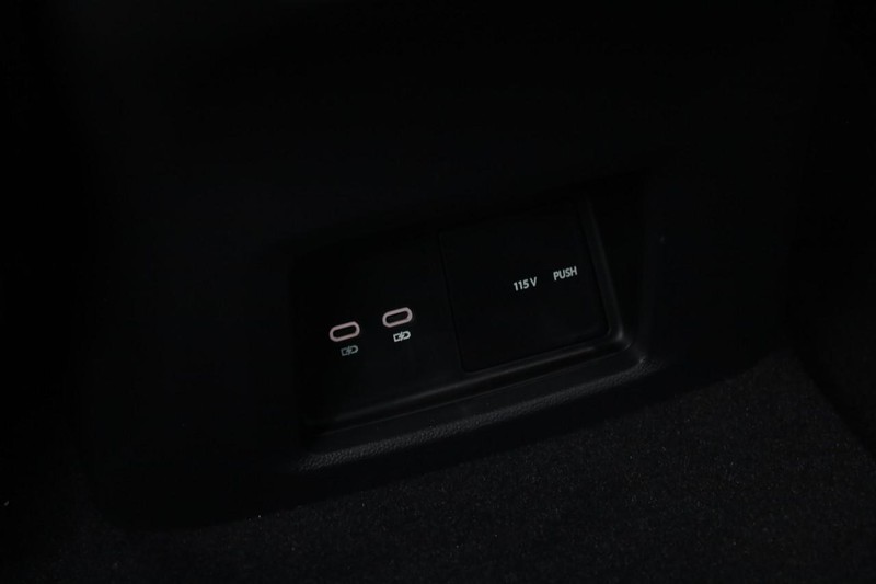 Volkswagen Atlas Cross Sport Vehicle Image 26