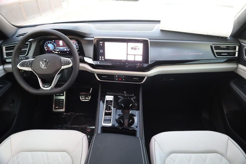 Volkswagen Atlas Cross Sport Vehicle Image 27