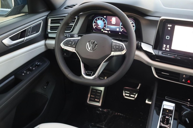 Volkswagen Atlas Cross Sport Vehicle Image 28