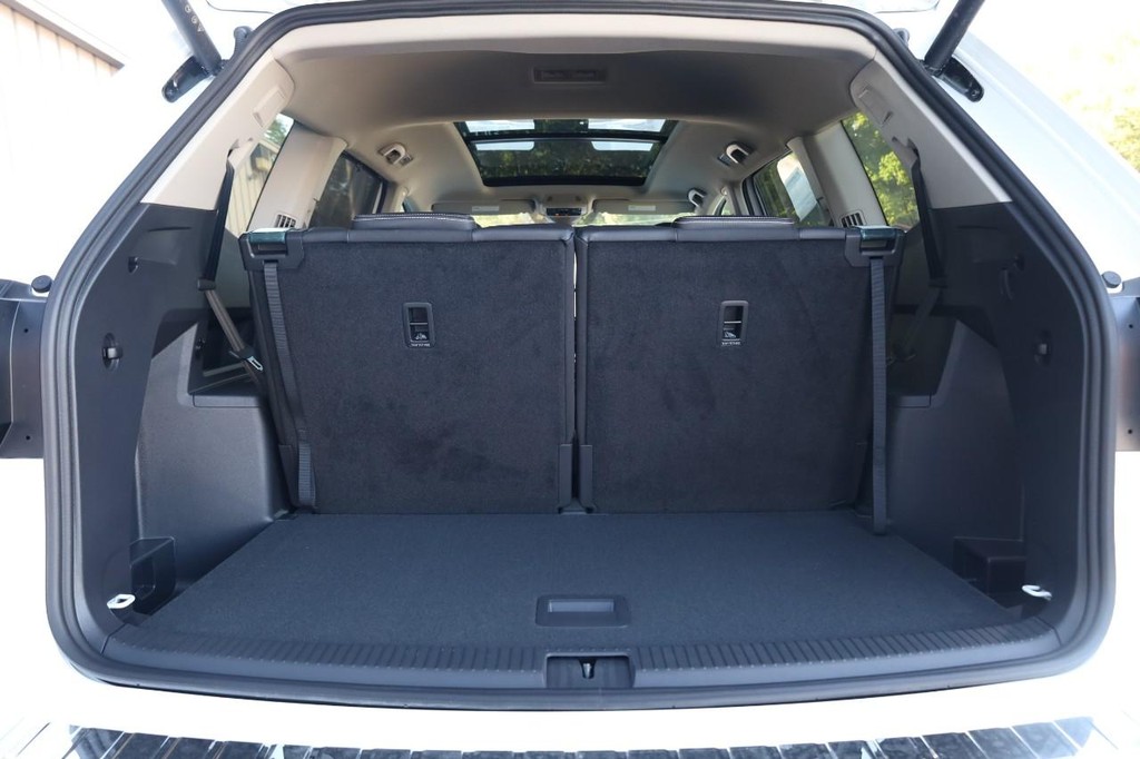 Volkswagen Atlas Vehicle Full-screen Gallery Image 7