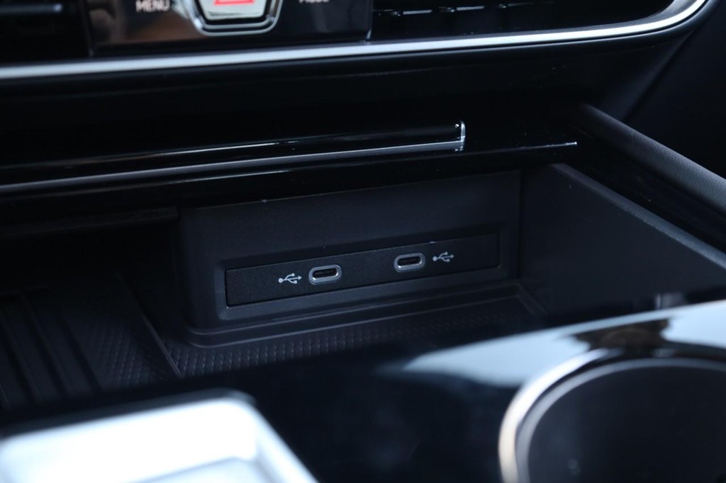 Volkswagen Atlas Vehicle Full-screen Gallery Image 20