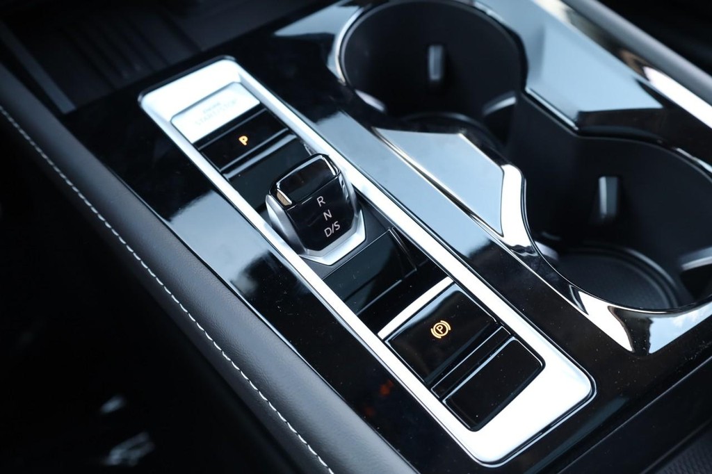 Volkswagen Atlas Vehicle Full-screen Gallery Image 21