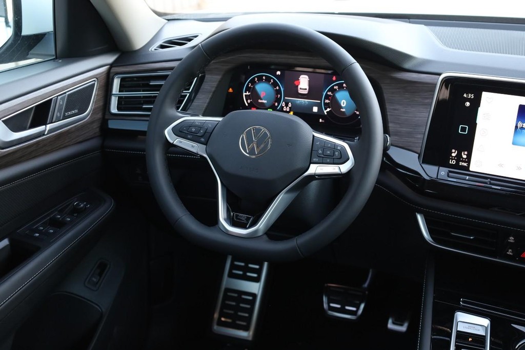 Volkswagen Atlas Vehicle Full-screen Gallery Image 29