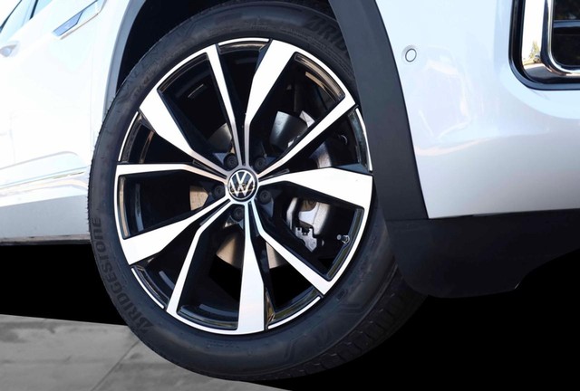 Volkswagen Atlas Vehicle Image 03