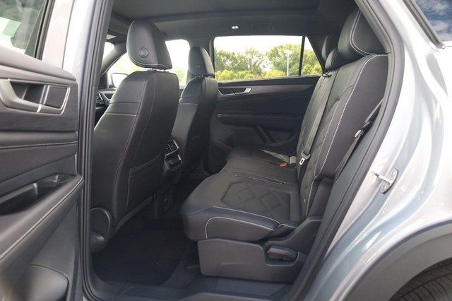 Volkswagen Atlas Cross Sport Vehicle Image 21