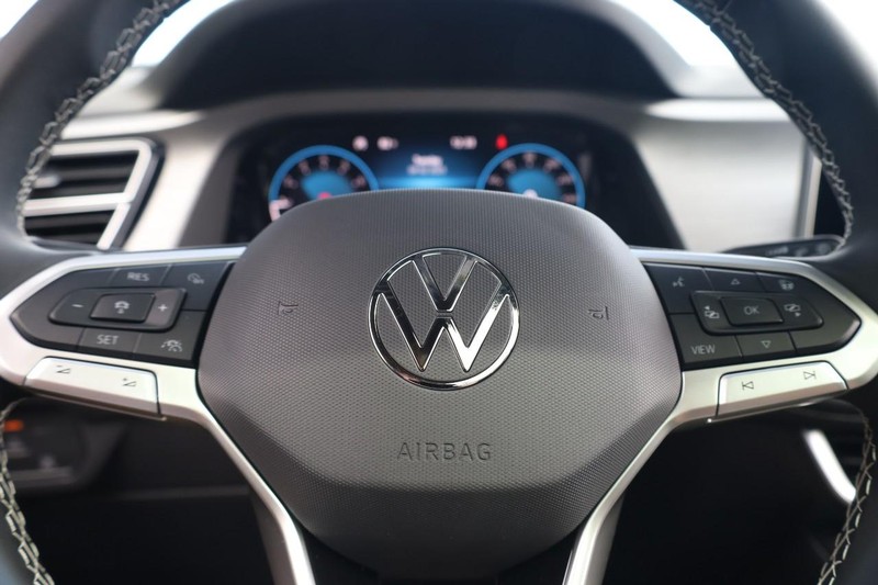 Volkswagen Atlas Cross Sport Vehicle Image 10
