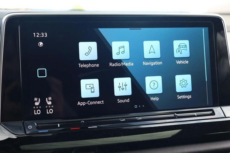 Volkswagen Atlas Cross Sport Vehicle Image 12