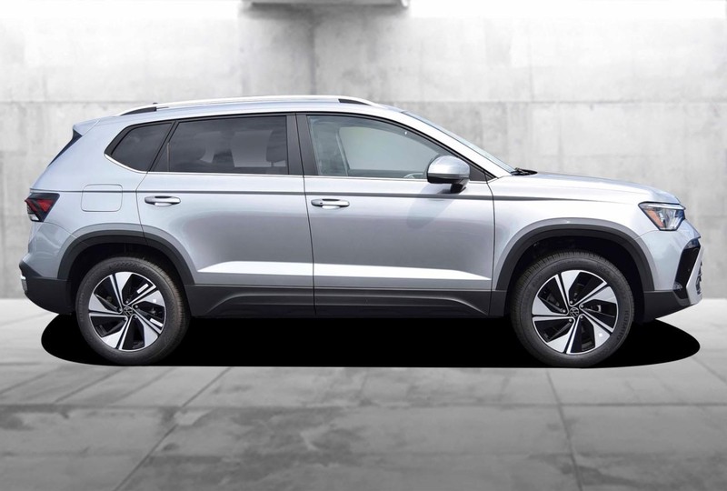 Volkswagen Taos Vehicle Image 05