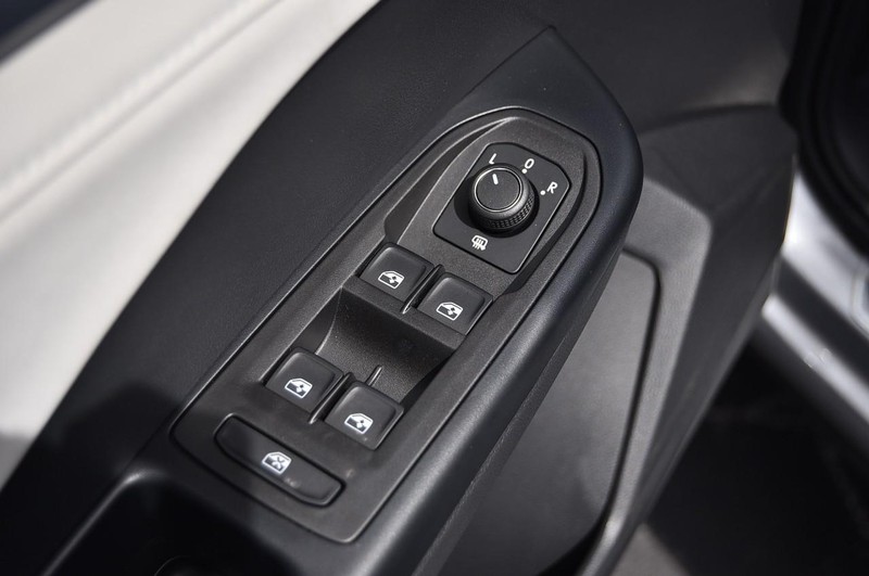 Volkswagen Taos Vehicle Image 08