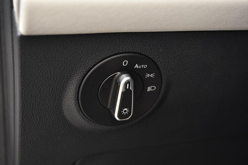 Volkswagen Taos Vehicle Image 10