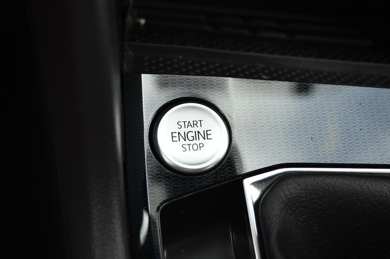 Volkswagen Taos Vehicle Image 16