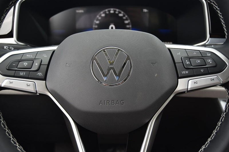 Volkswagen Taos Vehicle Image 18