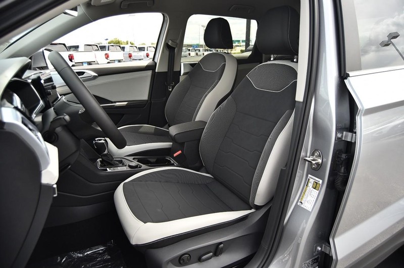 Volkswagen Taos Vehicle Image 19