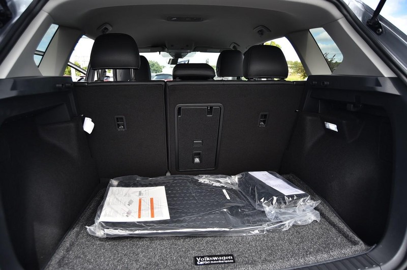 Volkswagen Taos Vehicle Image 24