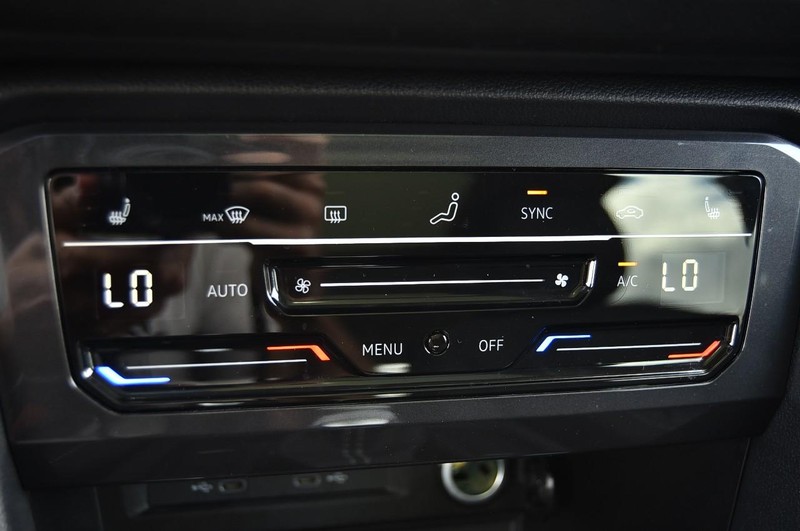 Volkswagen Tiguan Vehicle Image 15