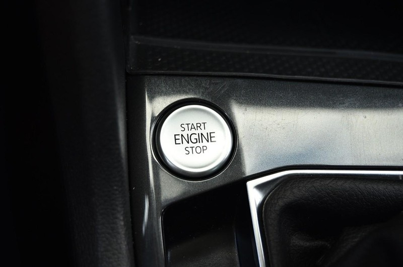 Volkswagen Tiguan Vehicle Image 17