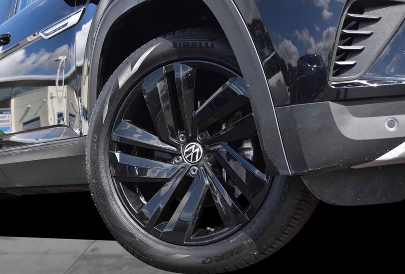 Volkswagen Atlas Cross Sport Vehicle Image 03