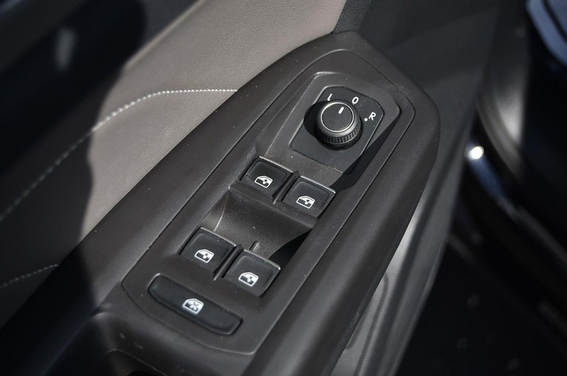Volkswagen Atlas Cross Sport Vehicle Image 08