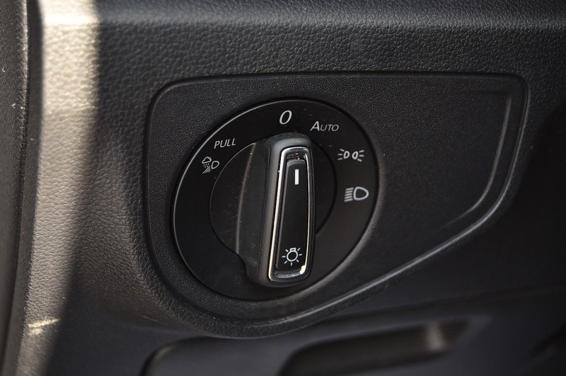 Volkswagen Atlas Cross Sport Vehicle Image 11